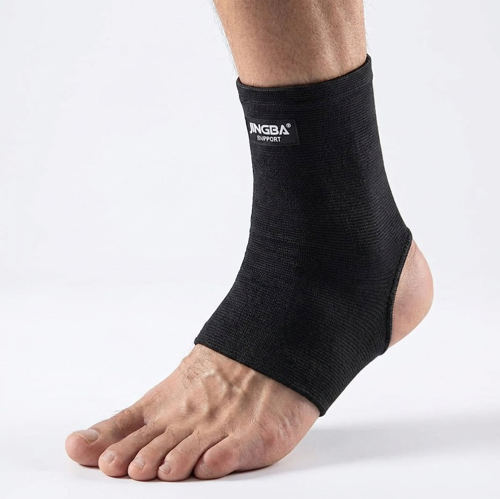 Kompressionsstrumpa som ger stöd runt ankeln