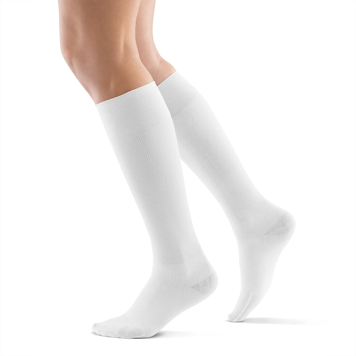 Bauerfeind Compression Sock Performance i vitt på ben