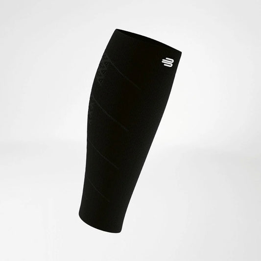 Bauerfeind Run Performance Compression Sleeves vadärm i svart, vit bakgrund