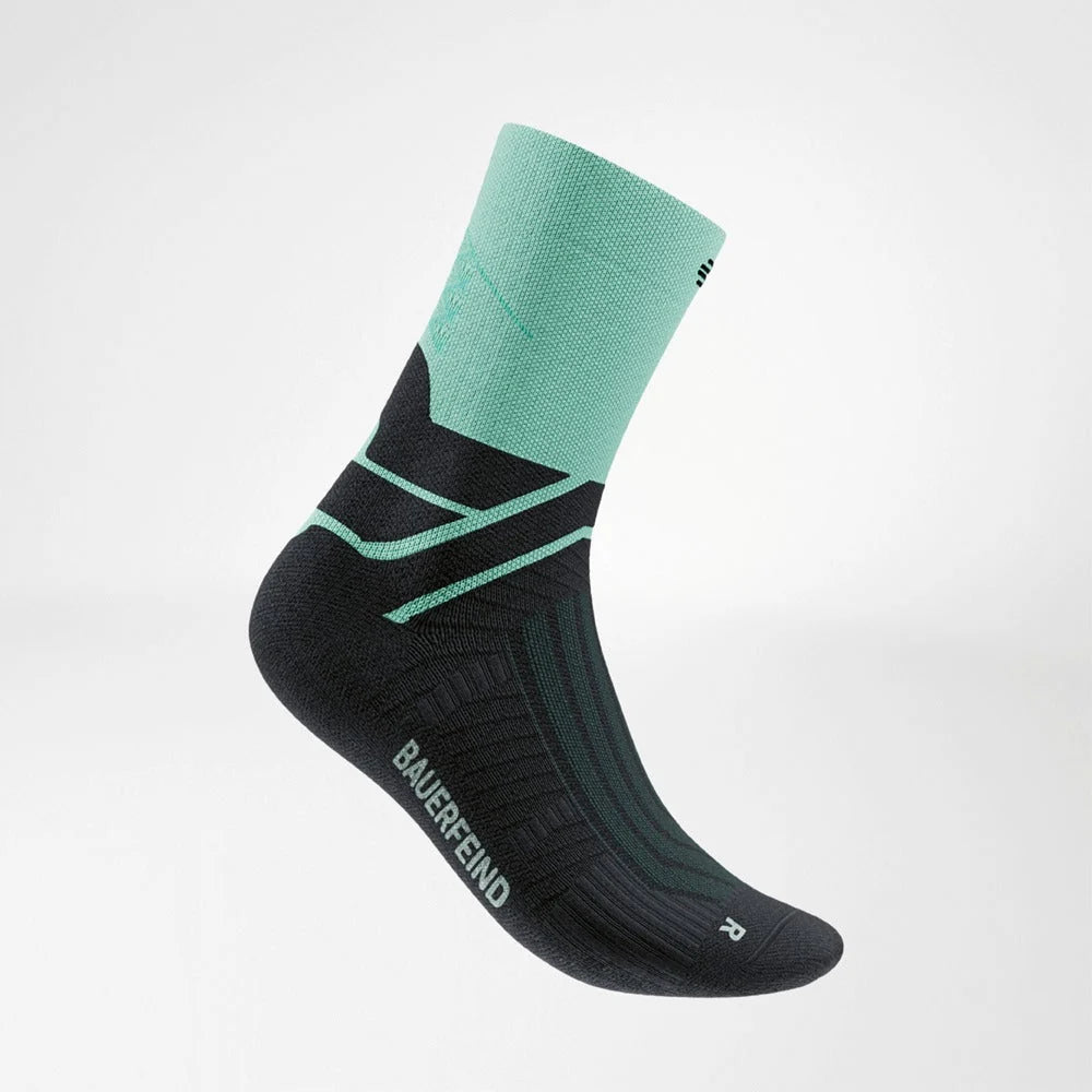 Run Performance Mid Cut löparstrumpa med ljust mintgrönt skaft och mörk fot