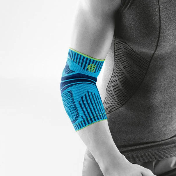 Bauerfeind Sports Elbow Support i blått (Rivera) på armen