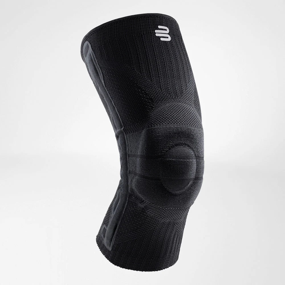 Bauerfeind Sports Knee Support i helt svart, fristående produktbild