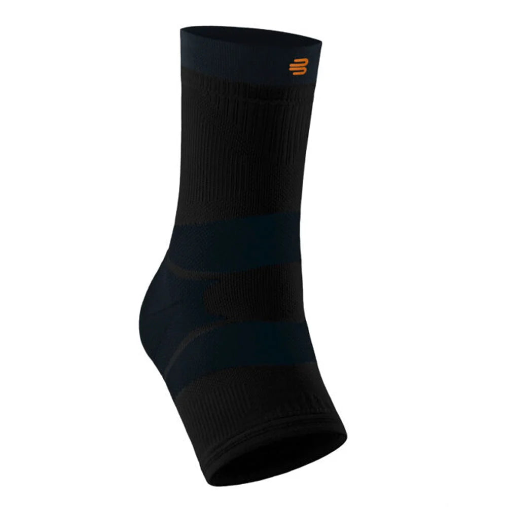 Bauerfeind Sports Outdoor Compression Ankle Support i svart, vit bakgrund