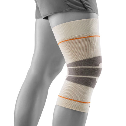 Bauerfeind Sports Outdoor Compression Knee Support i sandsten, sett från sidan