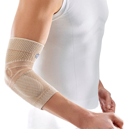 Bauerfeind EpiTrain armbågsstöd i beige, vit bakgrund