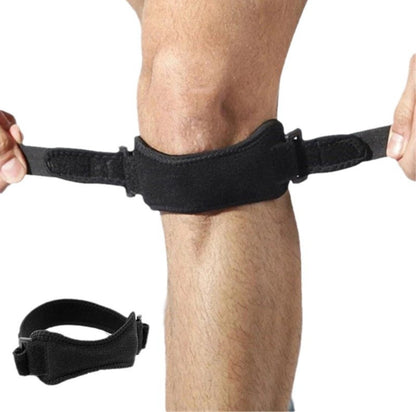 Justerbart knäskydd för hopparknä som spänns runt knäsenan under knäskålen för riktad avlastning och stöd.