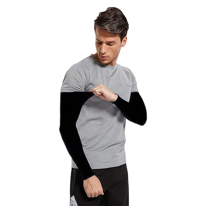 Man som bär svarta kompressionsärmar för träning