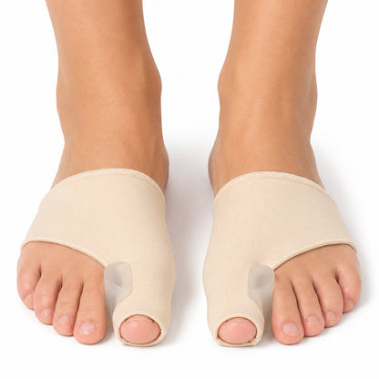 Hallux valgus-stöd med integrerad tåseparator som hjälper till att rikta stortån, minska friktion och ge ökad komfort.