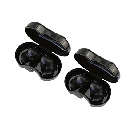 Silikon öronproppar i svart med medföljande förvaringsbox, visade i öppet etui