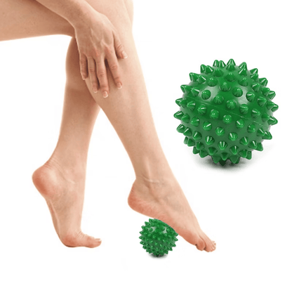 Taggig massageboll för egenmassage av fötter